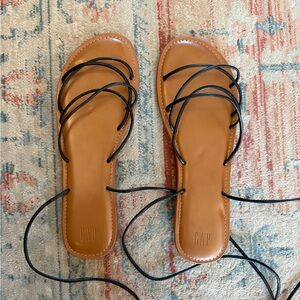 GAP Women's wrap/tie sandals 10